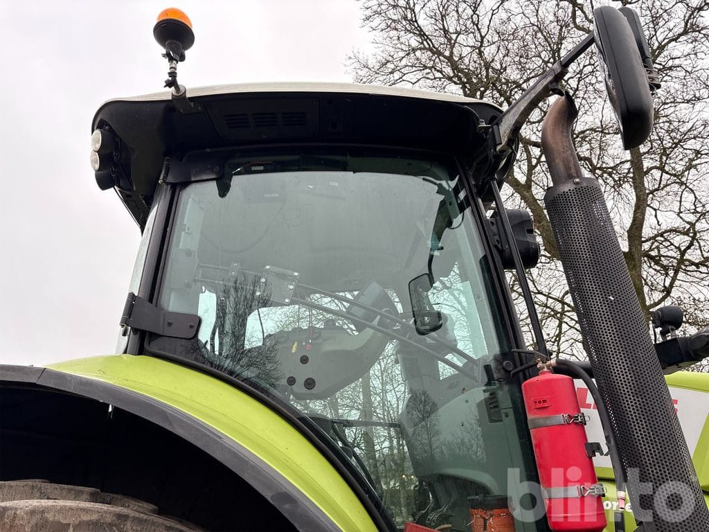 Tracteur agricole CLAAS AXION 830