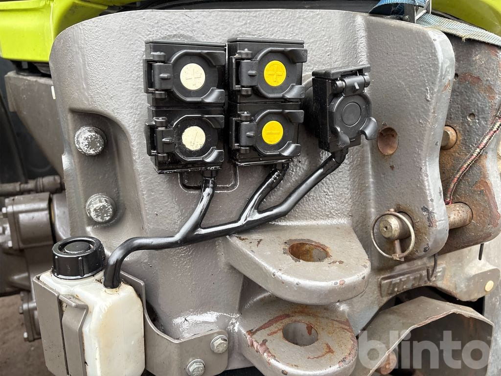 Tracteur agricole CLAAS AXION 830