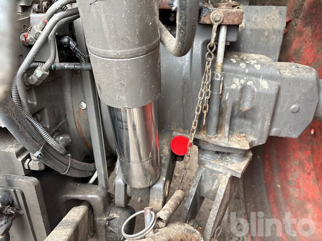 Tracteur agricole CLAAS AXION 830