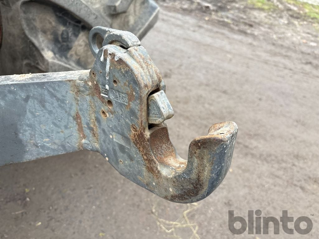 Tracteur agricole CLAAS AXION 830