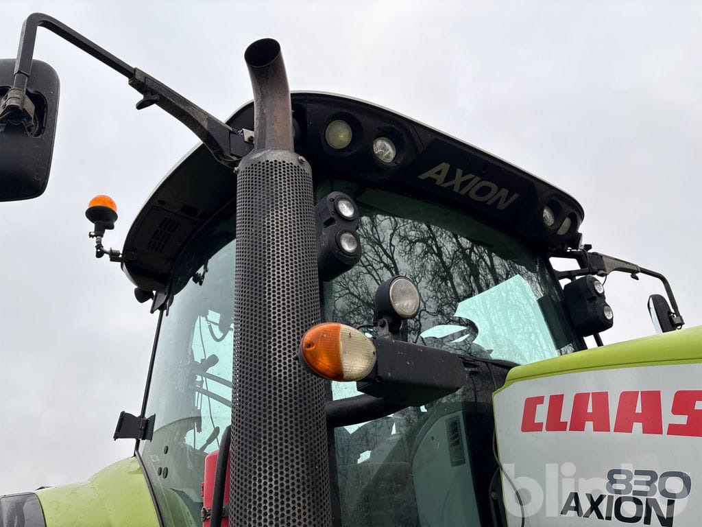 Tracteur agricole CLAAS AXION 830