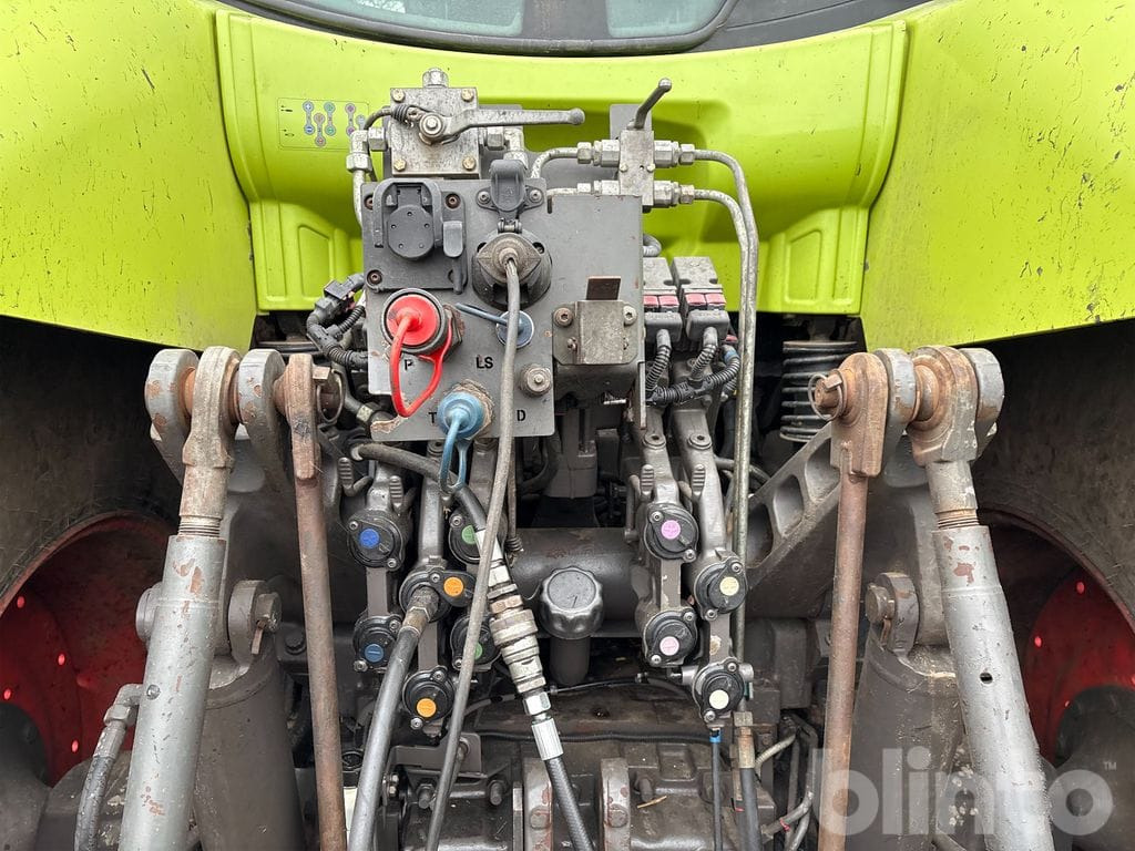 Tracteur agricole CLAAS AXION 830