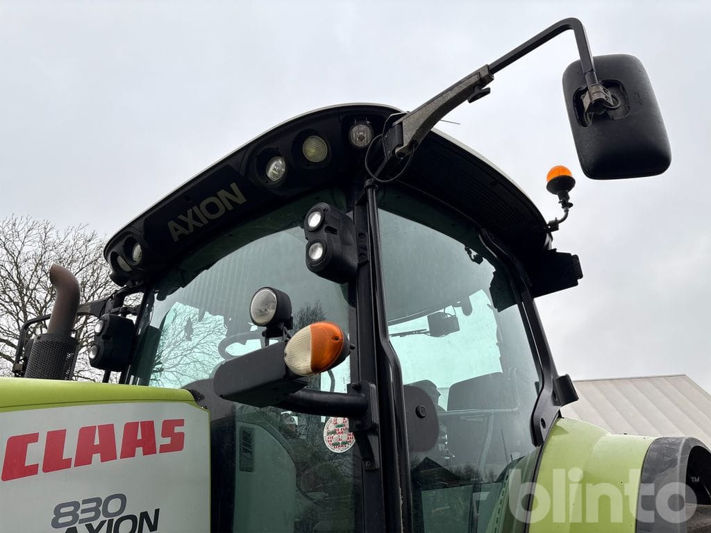 Tracteur agricole CLAAS AXION 830