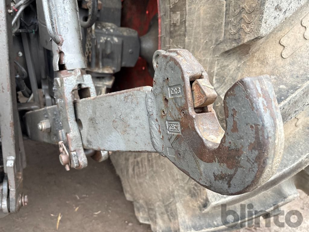 Tracteur agricole CLAAS AXION 830