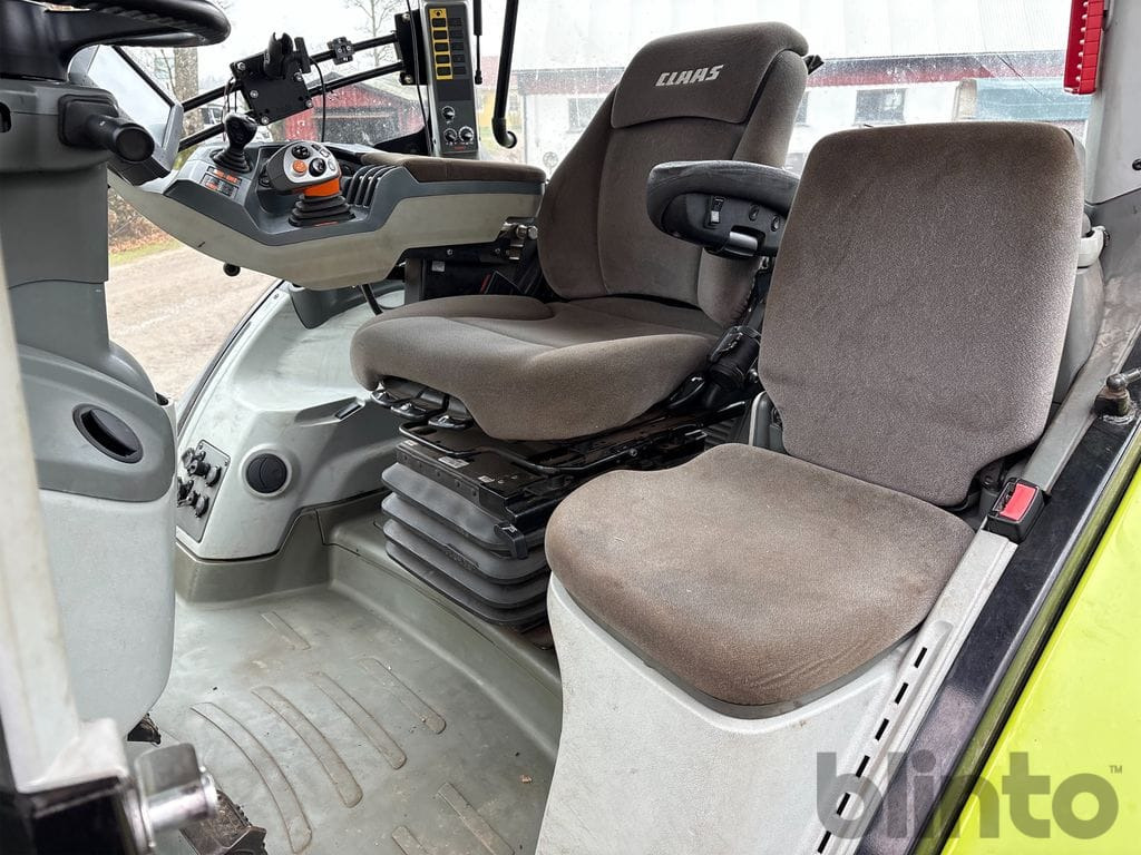 Tracteur agricole CLAAS AXION 830