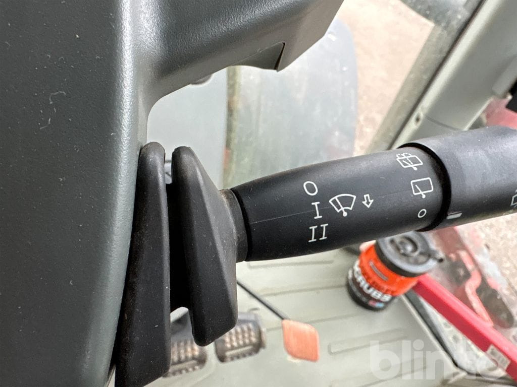 Tracteur agricole CLAAS AXION 830