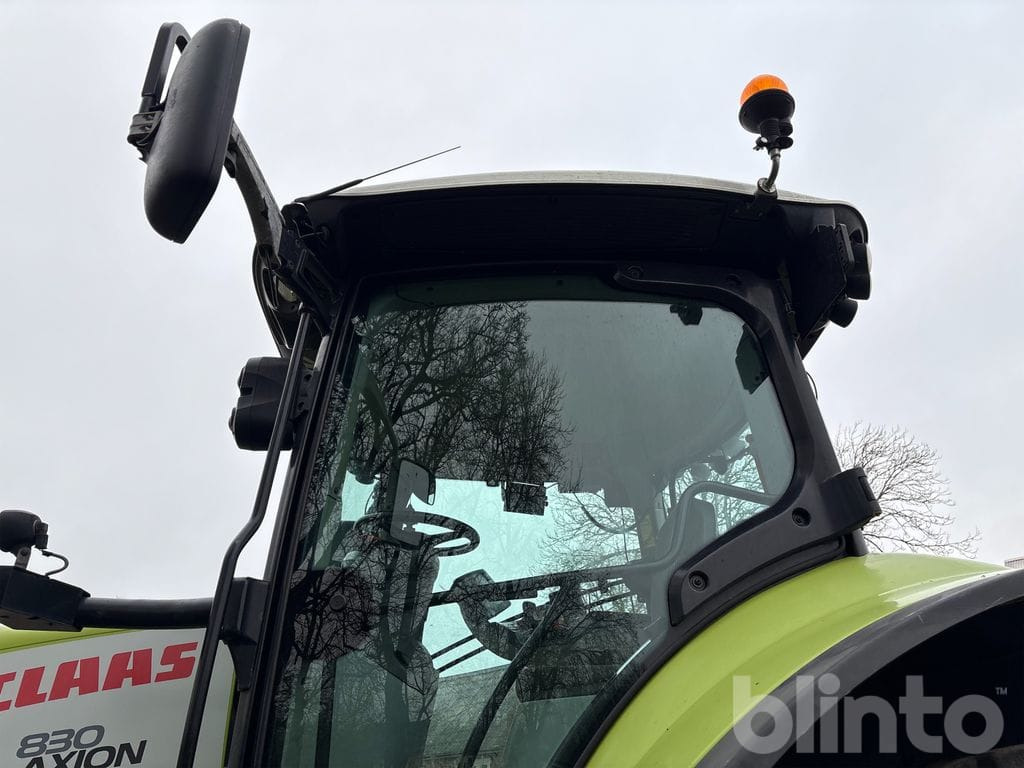Tracteur agricole CLAAS AXION 830