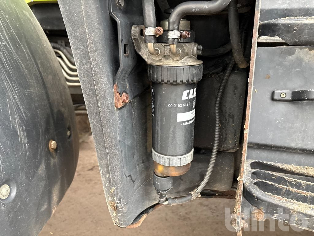 Tracteur agricole CLAAS AXION 830