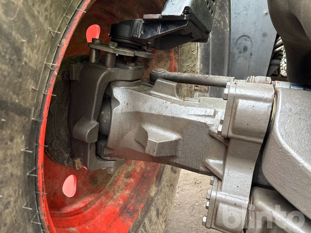 Tracteur agricole CLAAS AXION 830