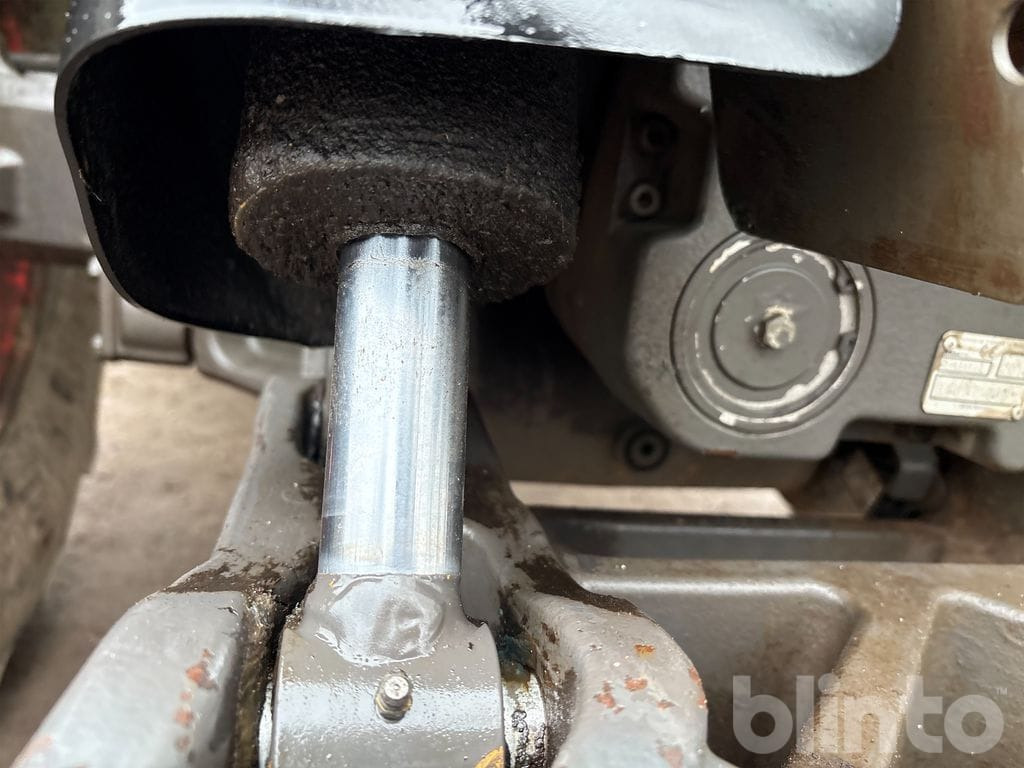 Tracteur agricole CLAAS AXION 830