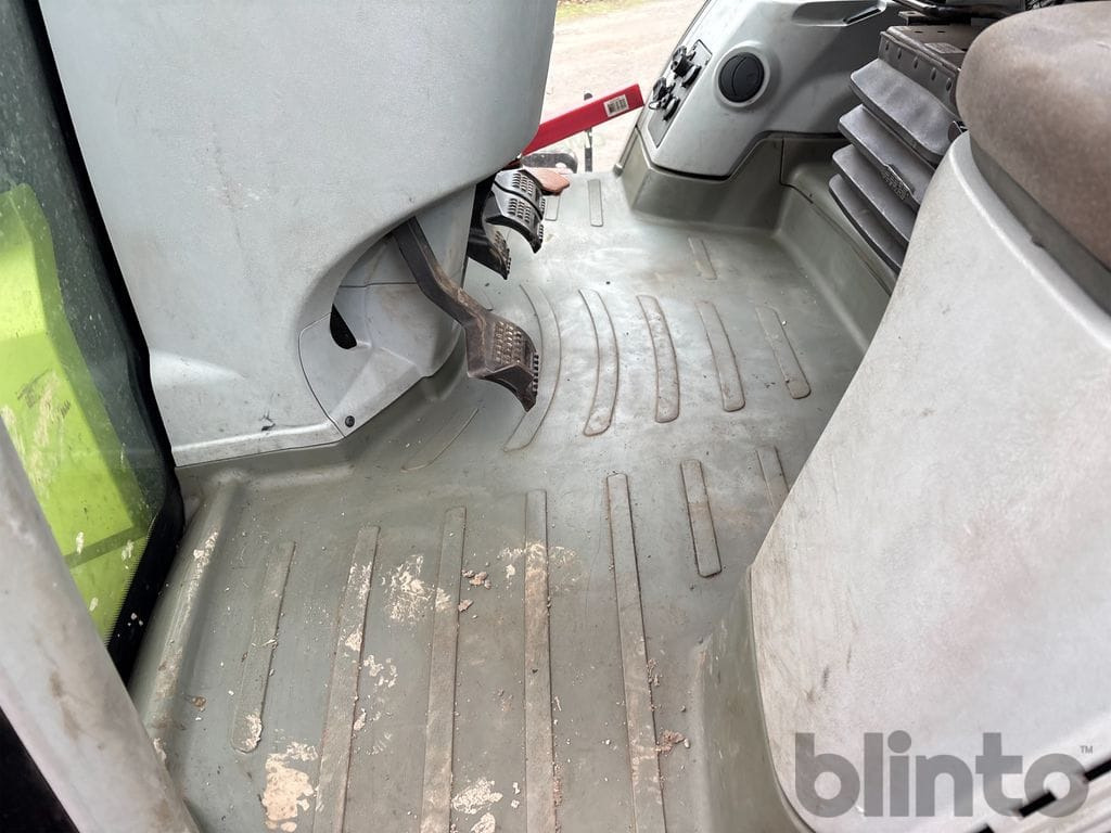 Tracteur agricole CLAAS AXION 830