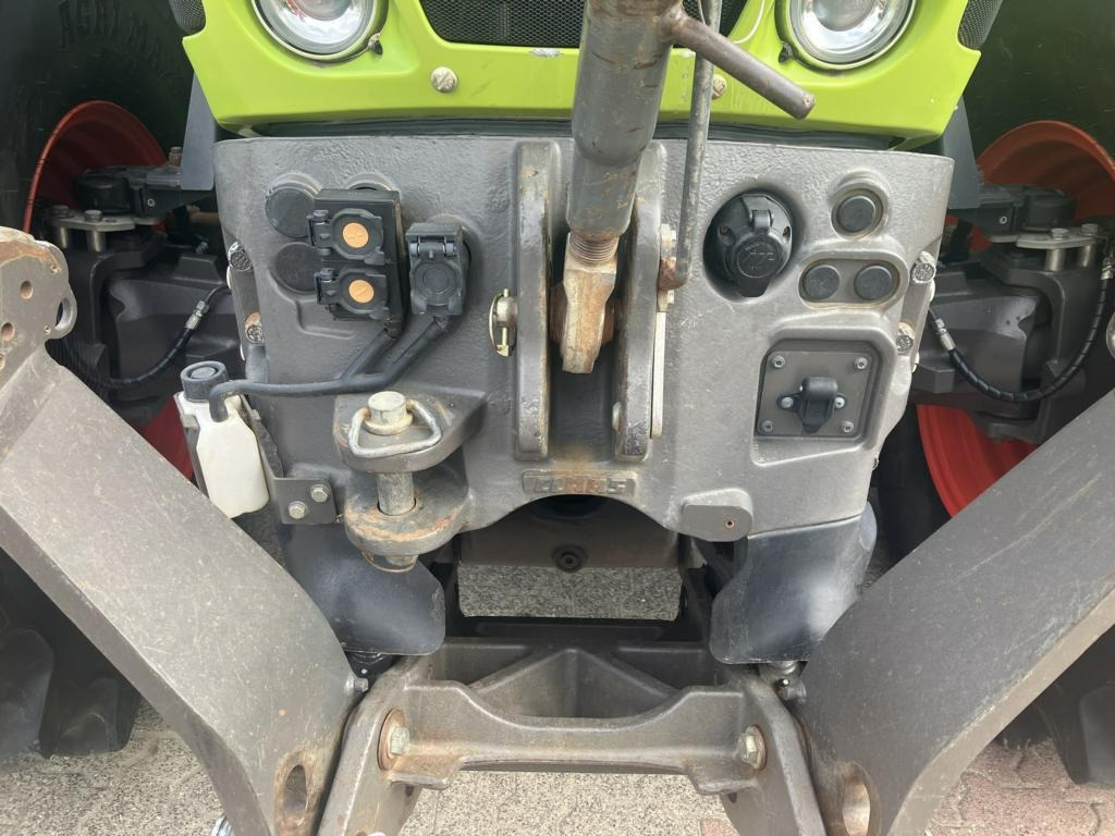 Tracteur agricole CLAAS AXION 830 CMATIC