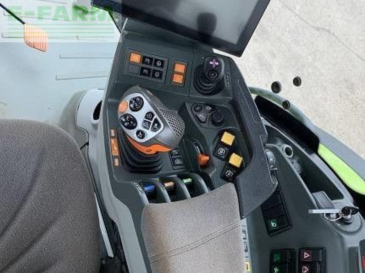 Tracteur agricole CLAAS AXION 830 CMATIC CEB CMATIC