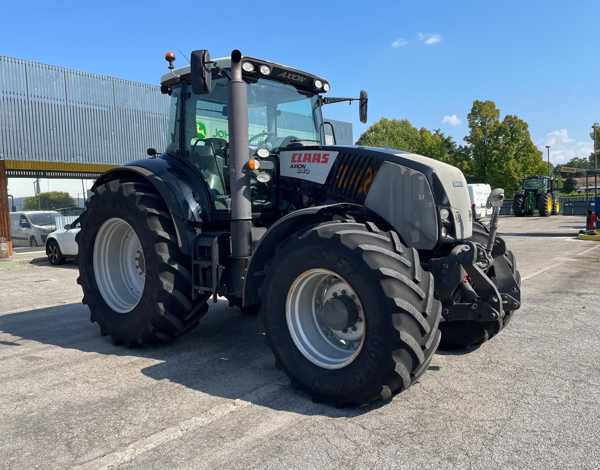 Tracteur agricole CLAAS AXION 840 C-MATIC