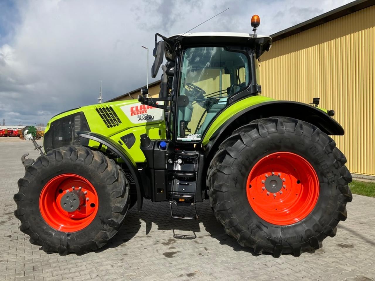 Tracteur agricole CLAAS AXION 870