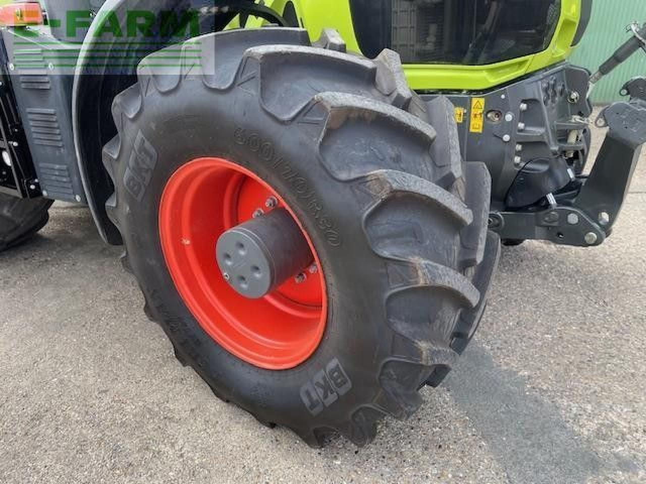 Tracteur agricole CLAAS AXION 870