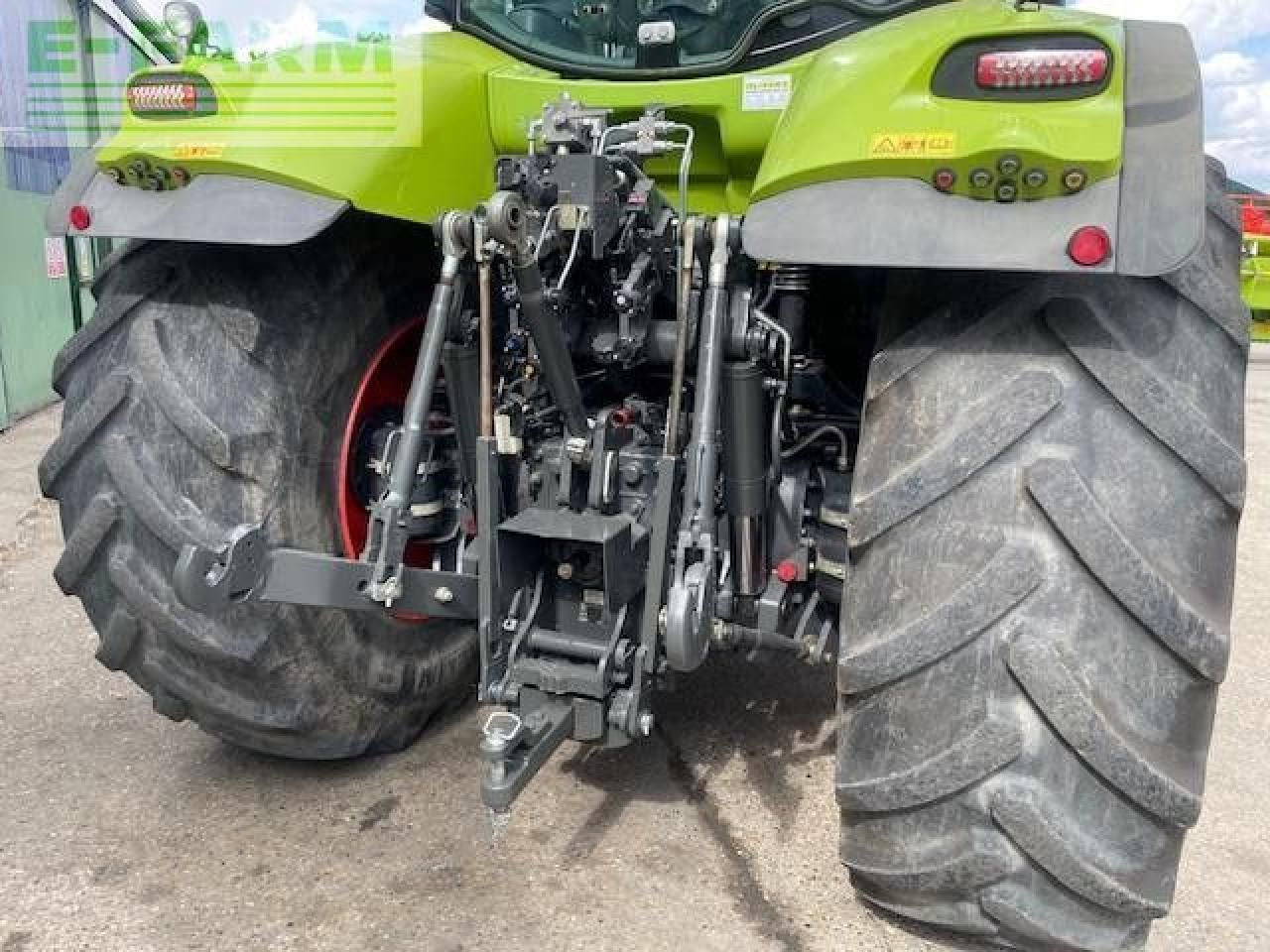 Tracteur agricole CLAAS AXION 870