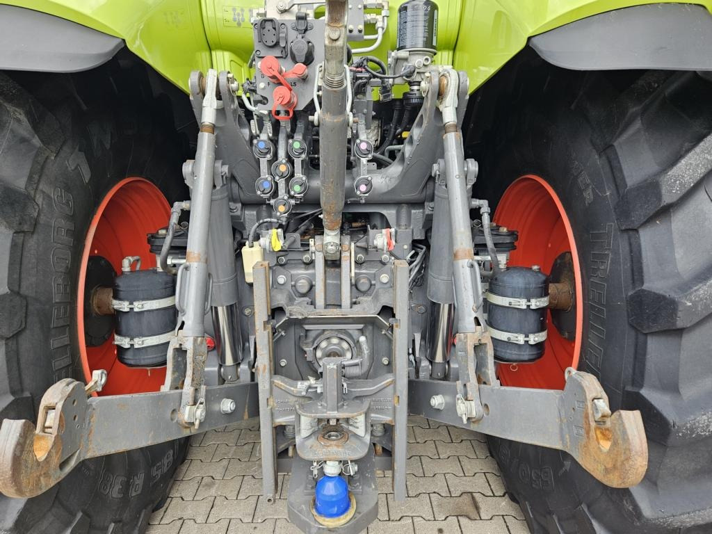 Tracteur agricole CLAAS AXION 870 CMATIC