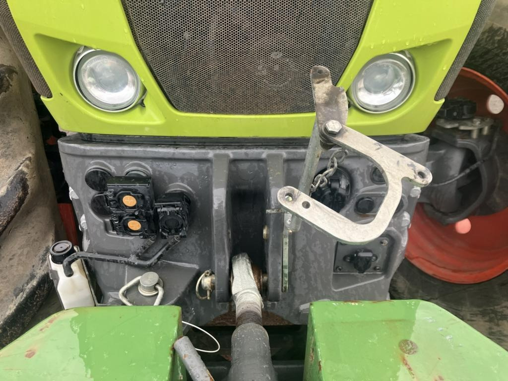 Tracteur agricole CLAAS AXION 870 CMATIC