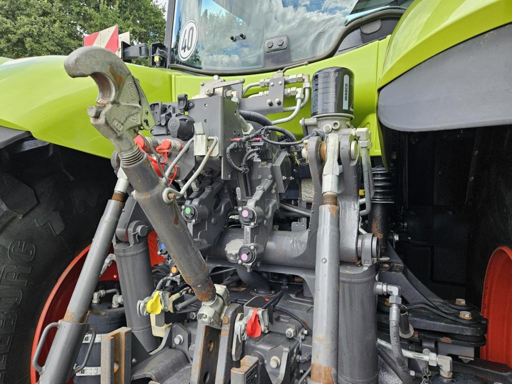 Tracteur agricole CLAAS AXION 870 CMATIC