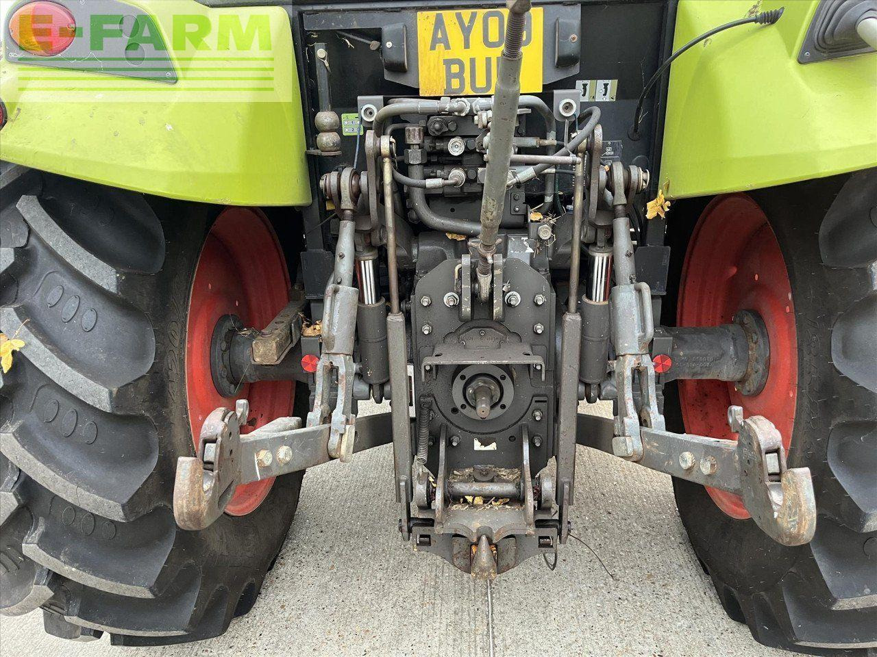 Tracteur agricole CLAAS AXOS 330