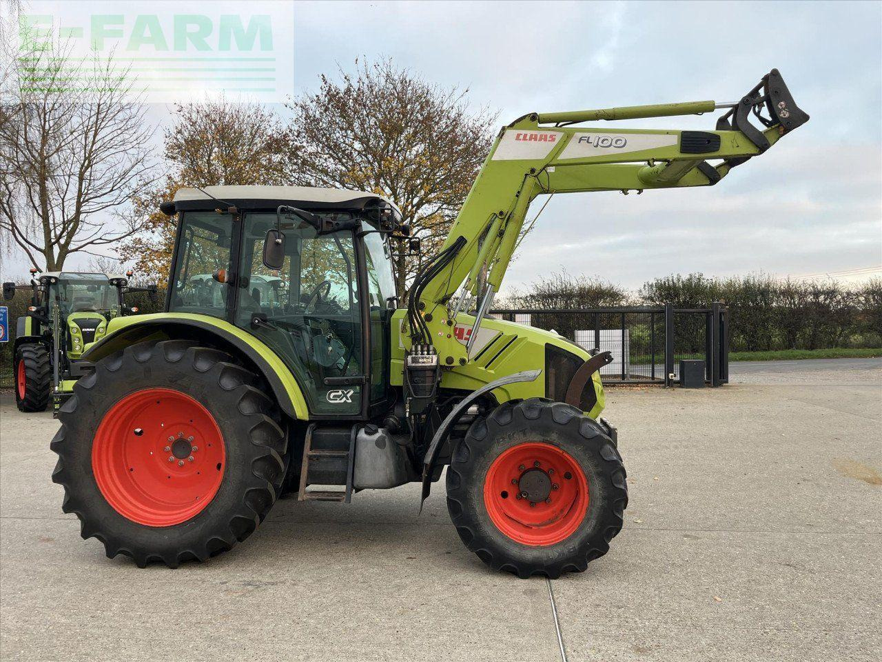 Tracteur agricole CLAAS AXOS 330