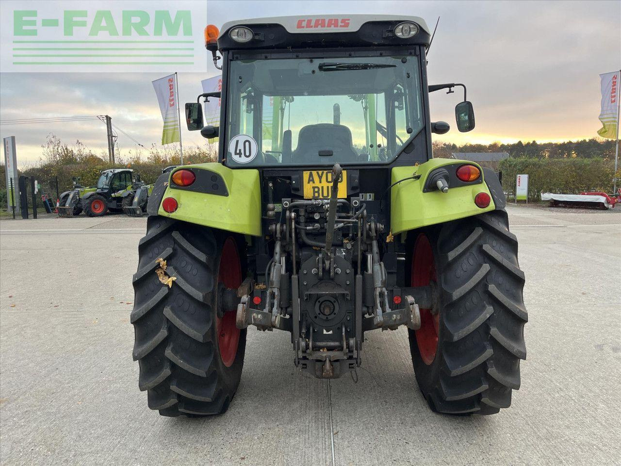 Tracteur agricole CLAAS AXOS 330
