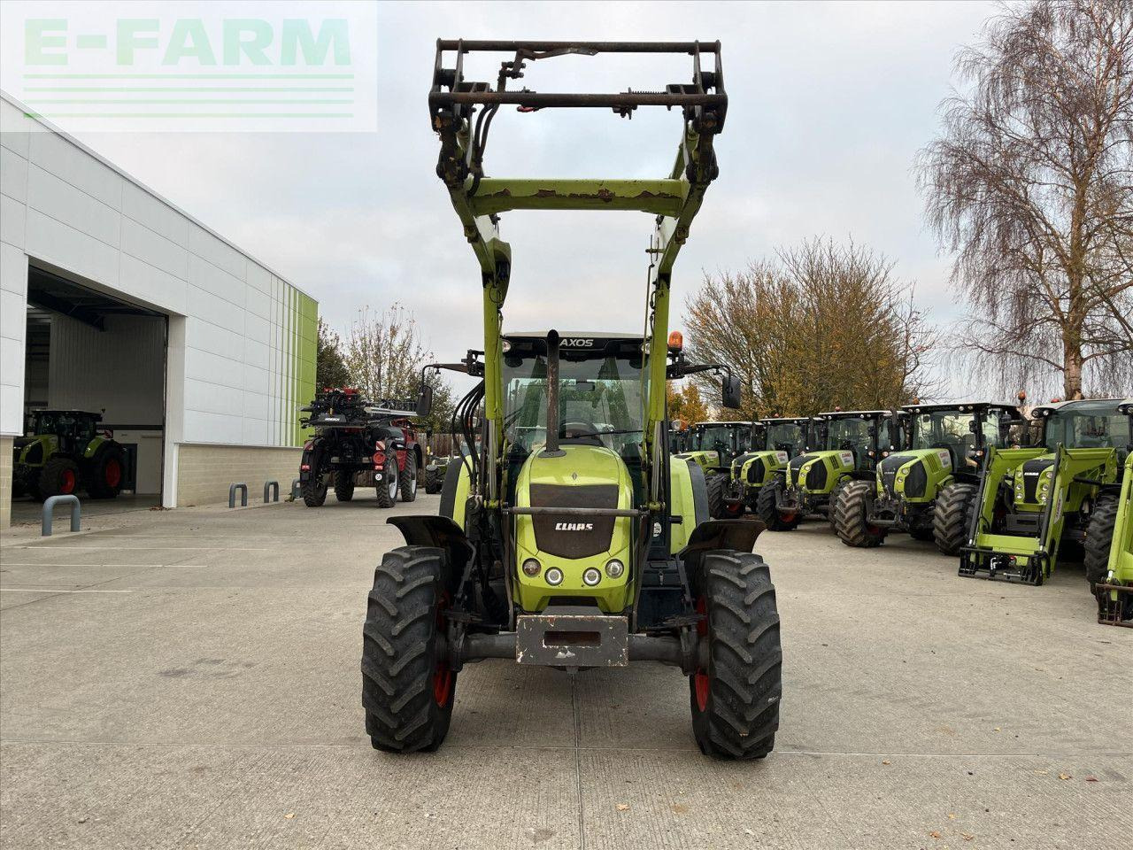 Tracteur agricole CLAAS AXOS 330