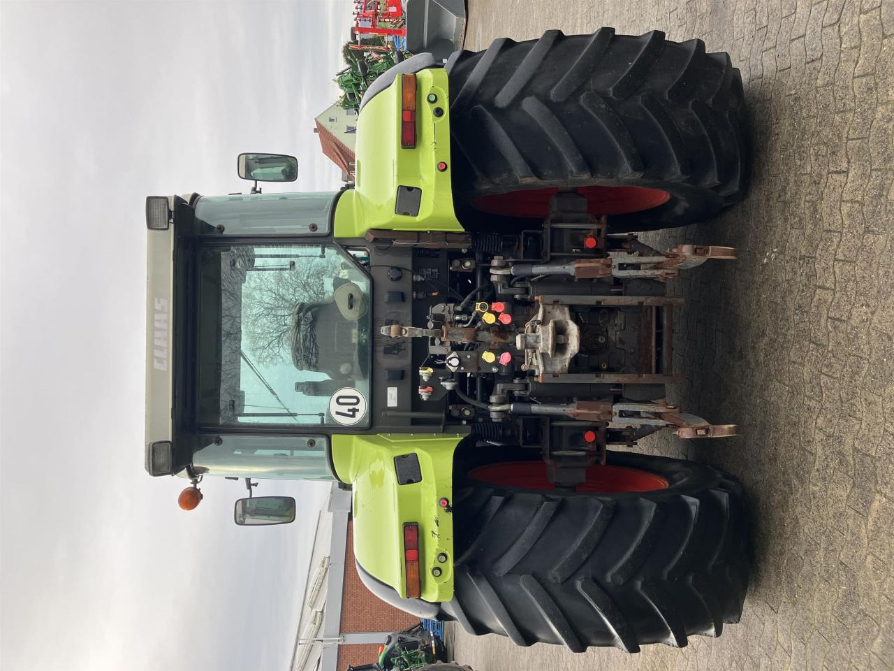 Tracteur agricole CLAAS Ares 696 RZ