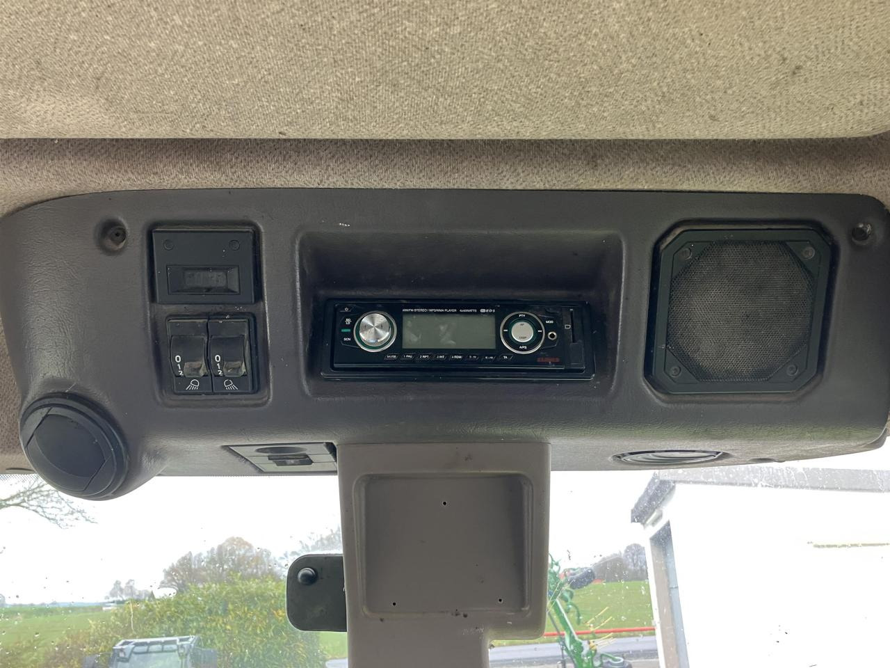 Tracteur agricole CLAAS Ares 696 RZ