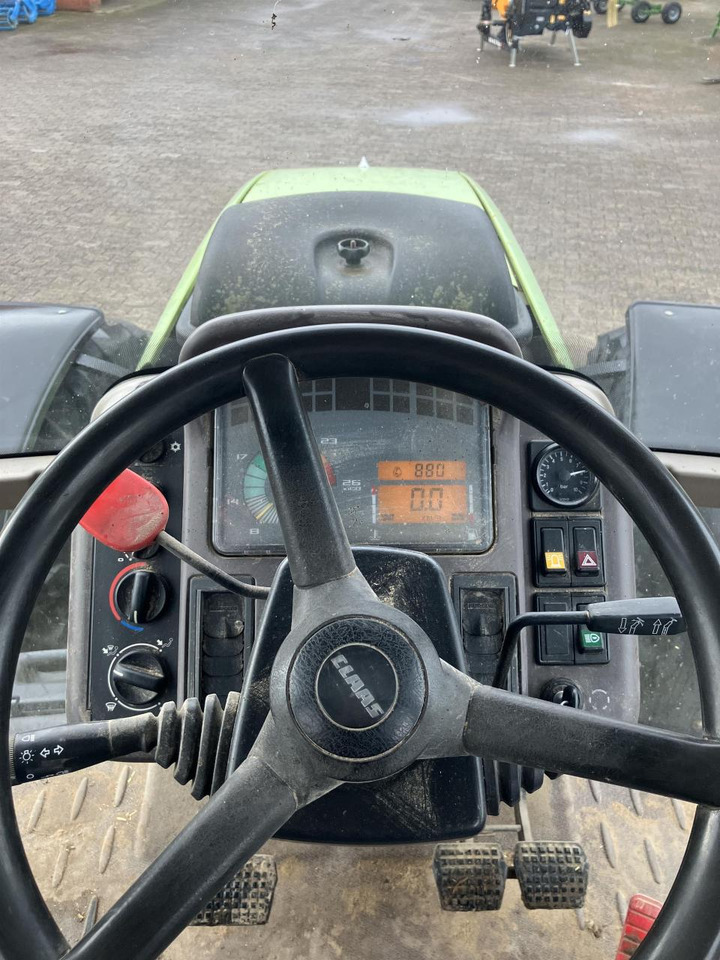 Tracteur agricole CLAAS Ares 696 RZ