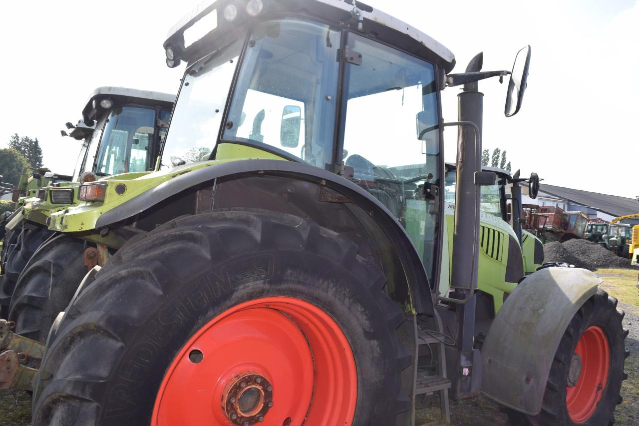 Tracteur agricole CLAAS Ares 697 ATZ