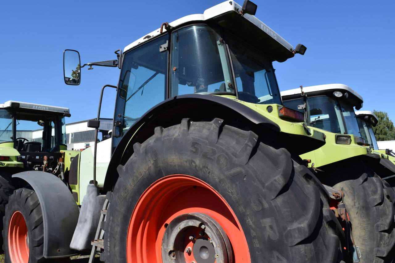 Tracteur agricole CLAAS Ares 826 RZ