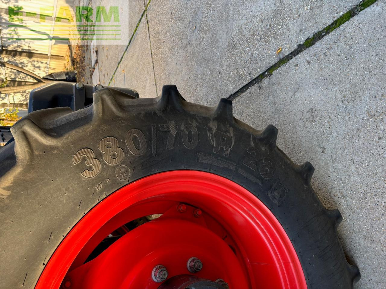 Tracteur agricole CLAAS Arion 440