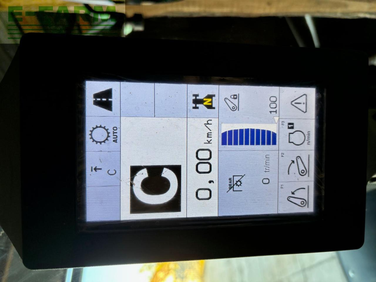 Tracteur agricole CLAAS Arion 440