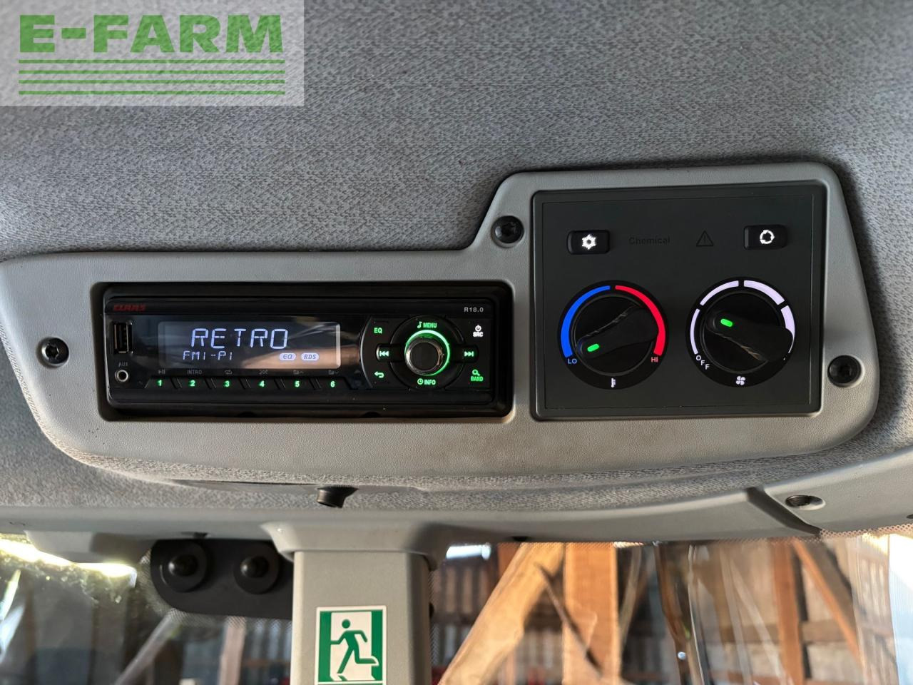 Tracteur agricole CLAAS Arion 440