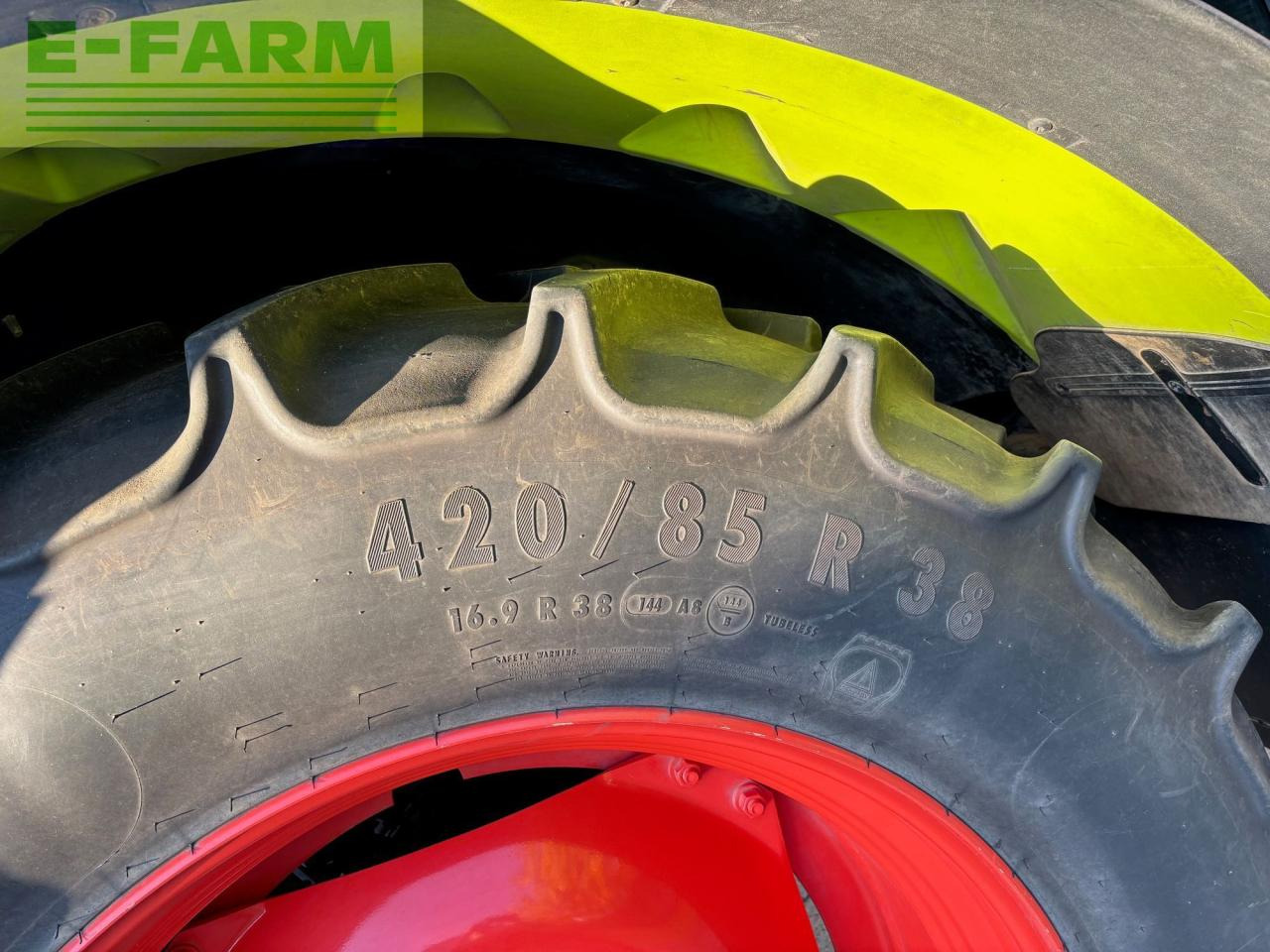 Tracteur agricole CLAAS Arion 440