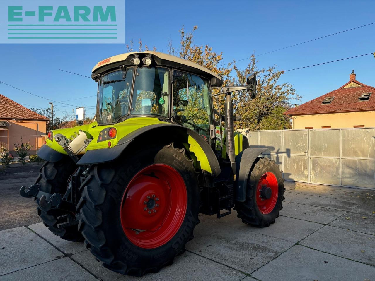Tracteur agricole CLAAS Arion 440