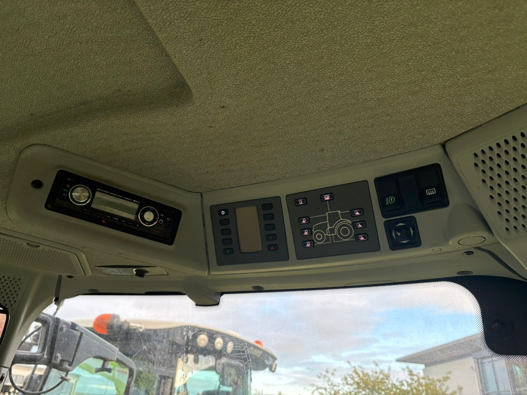 Tracteur agricole CLAAS Arion 550 CMATIC