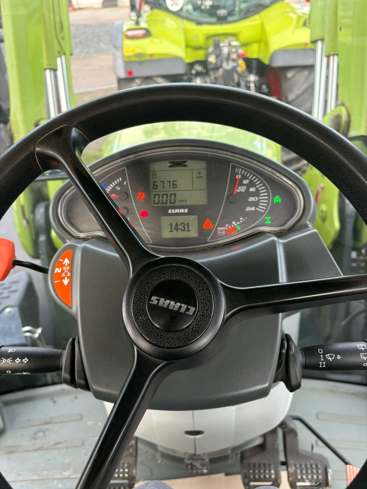 Tracteur agricole CLAAS Arion 550 CMATIC