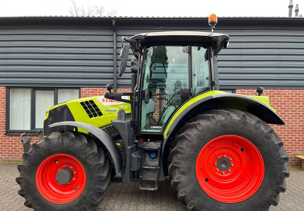 Tracteur agricole CLAAS Arion 550 Cmatic