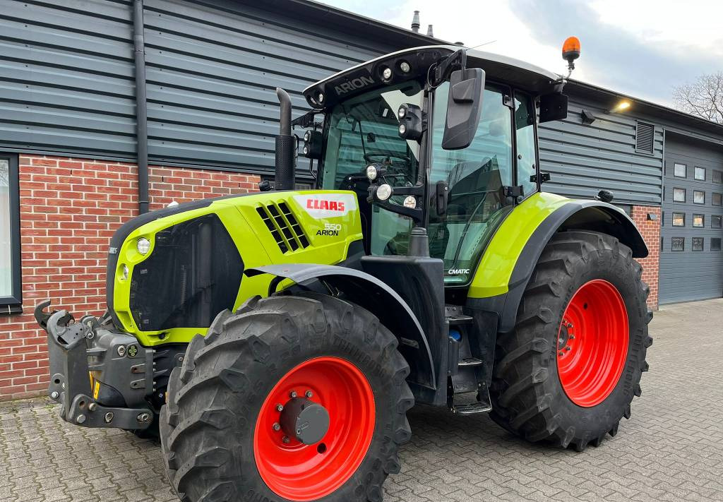 Tracteur agricole CLAAS Arion 550 Cmatic