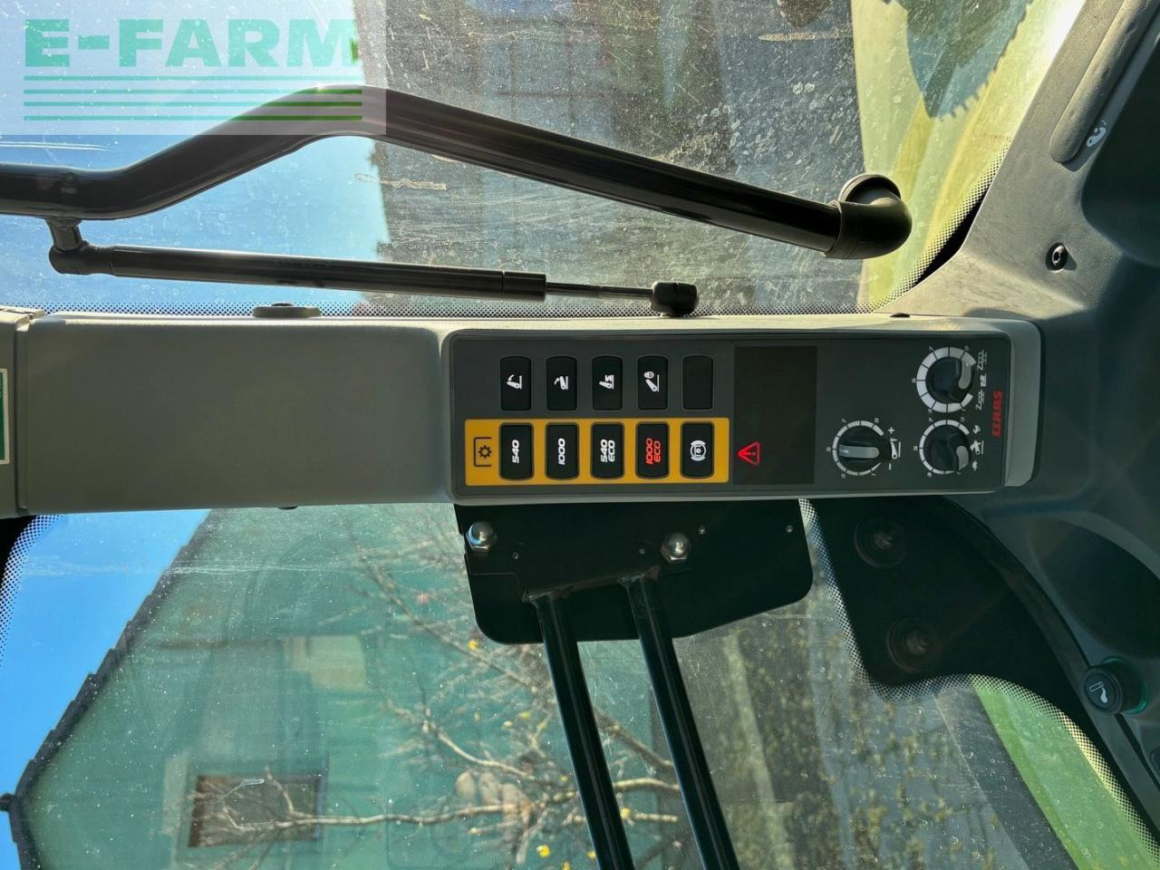 Tracteur agricole CLAAS Arion 610