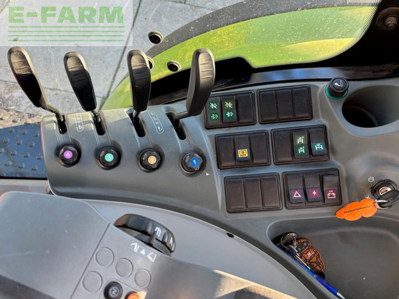 Tracteur agricole CLAAS Arion 610