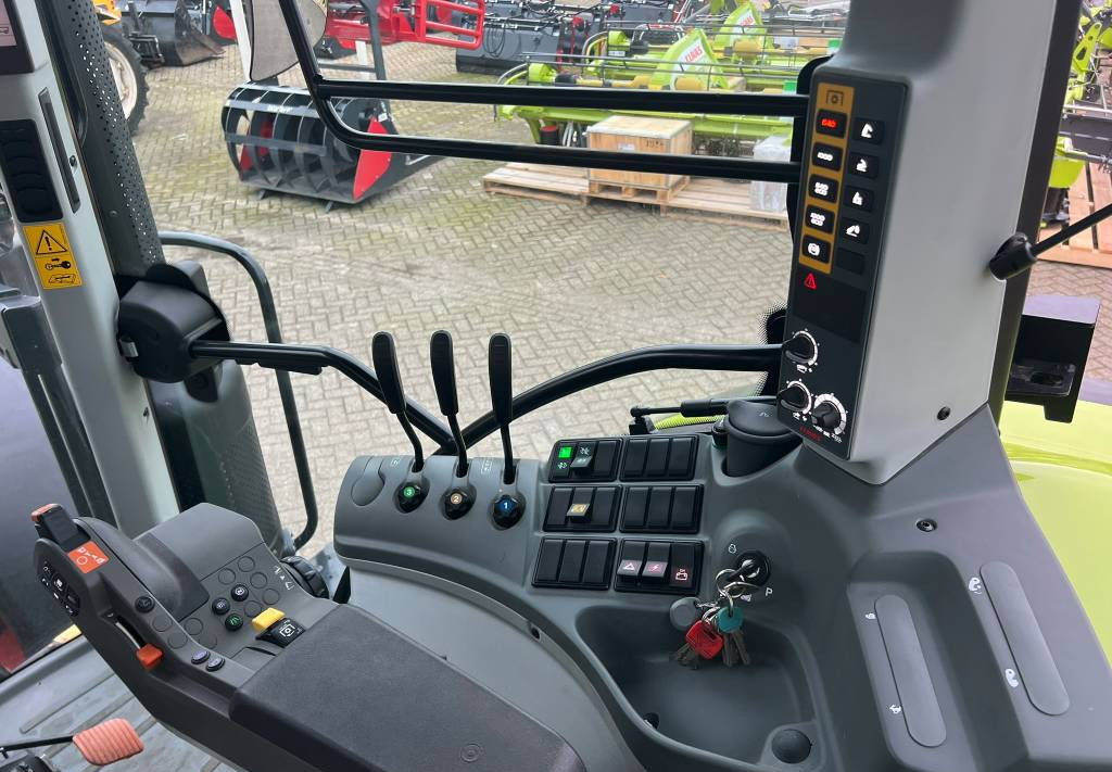 Tracteur agricole CLAAS Arion 610 CIS