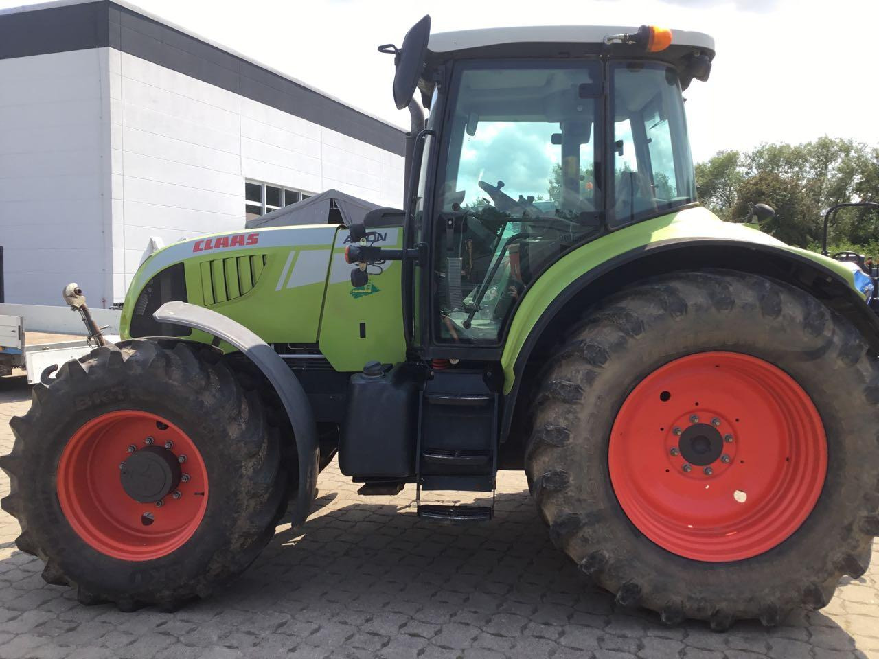 Tracteur agricole CLAAS Arion 630