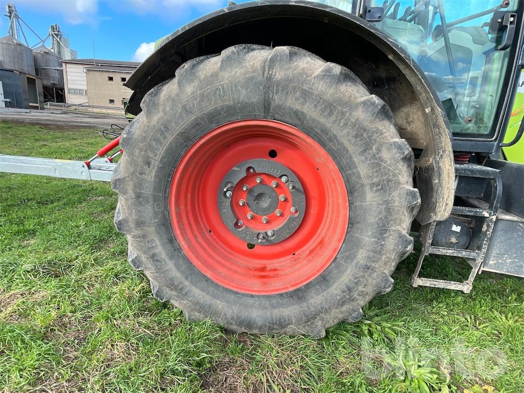 Tracteur agricole CLAAS Arion 640 (2010)