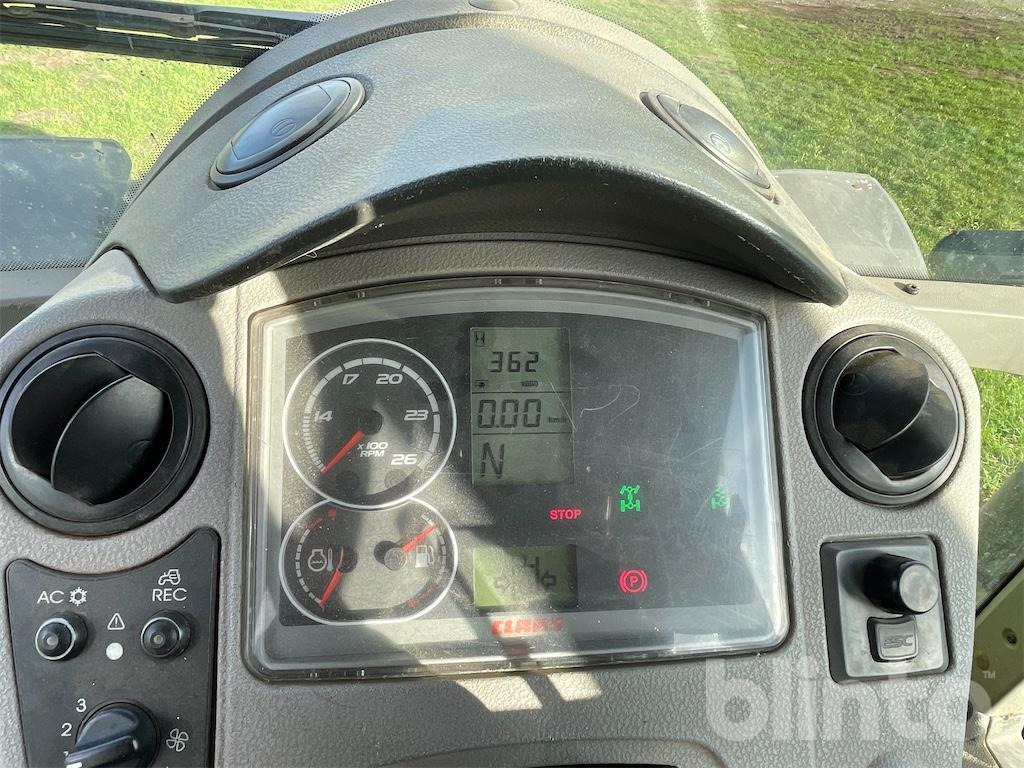 Tracteur agricole CLAAS Arion 640 (2010)