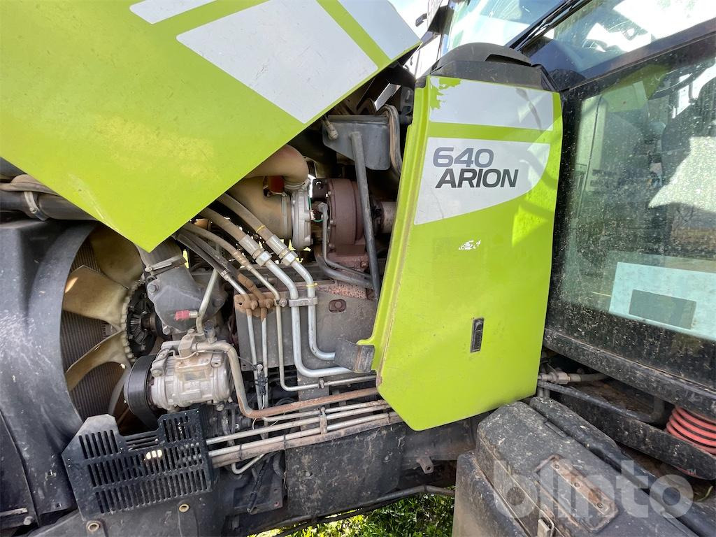 Tracteur agricole CLAAS Arion 640 (2010)