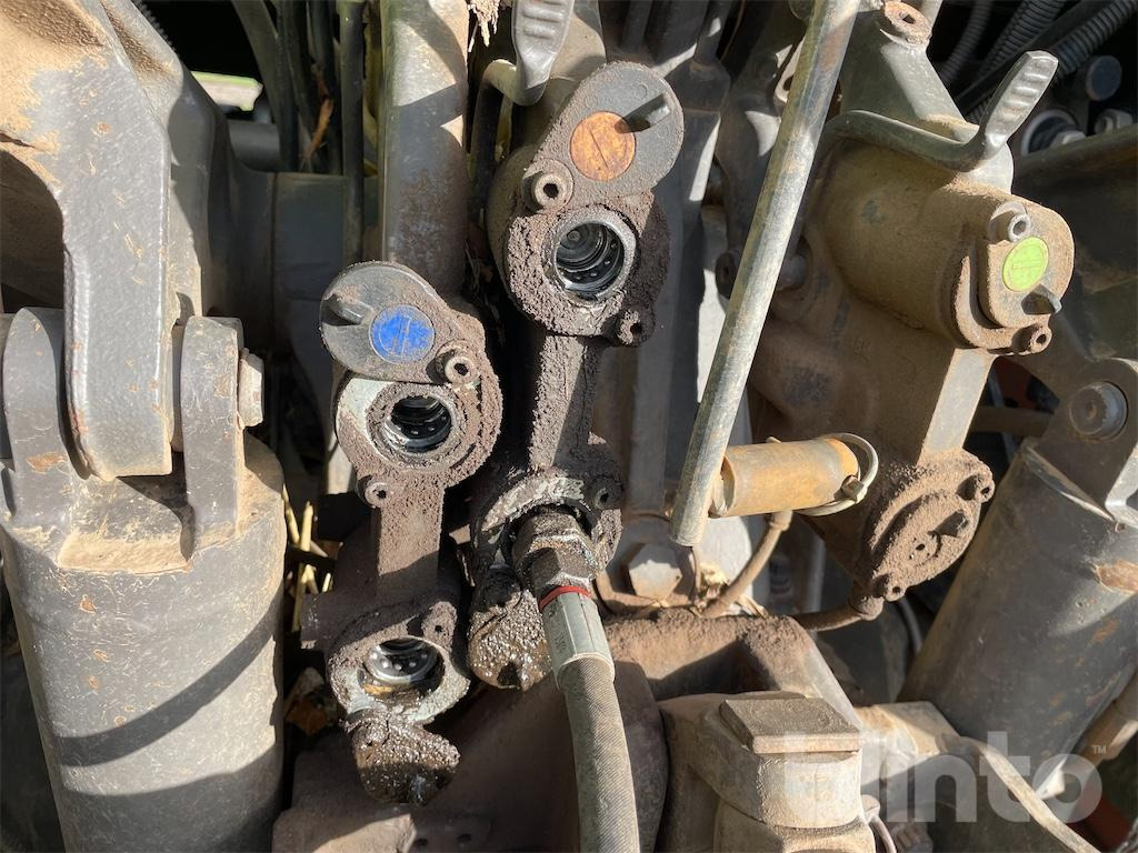 Tracteur agricole CLAAS Arion 640 (2010)